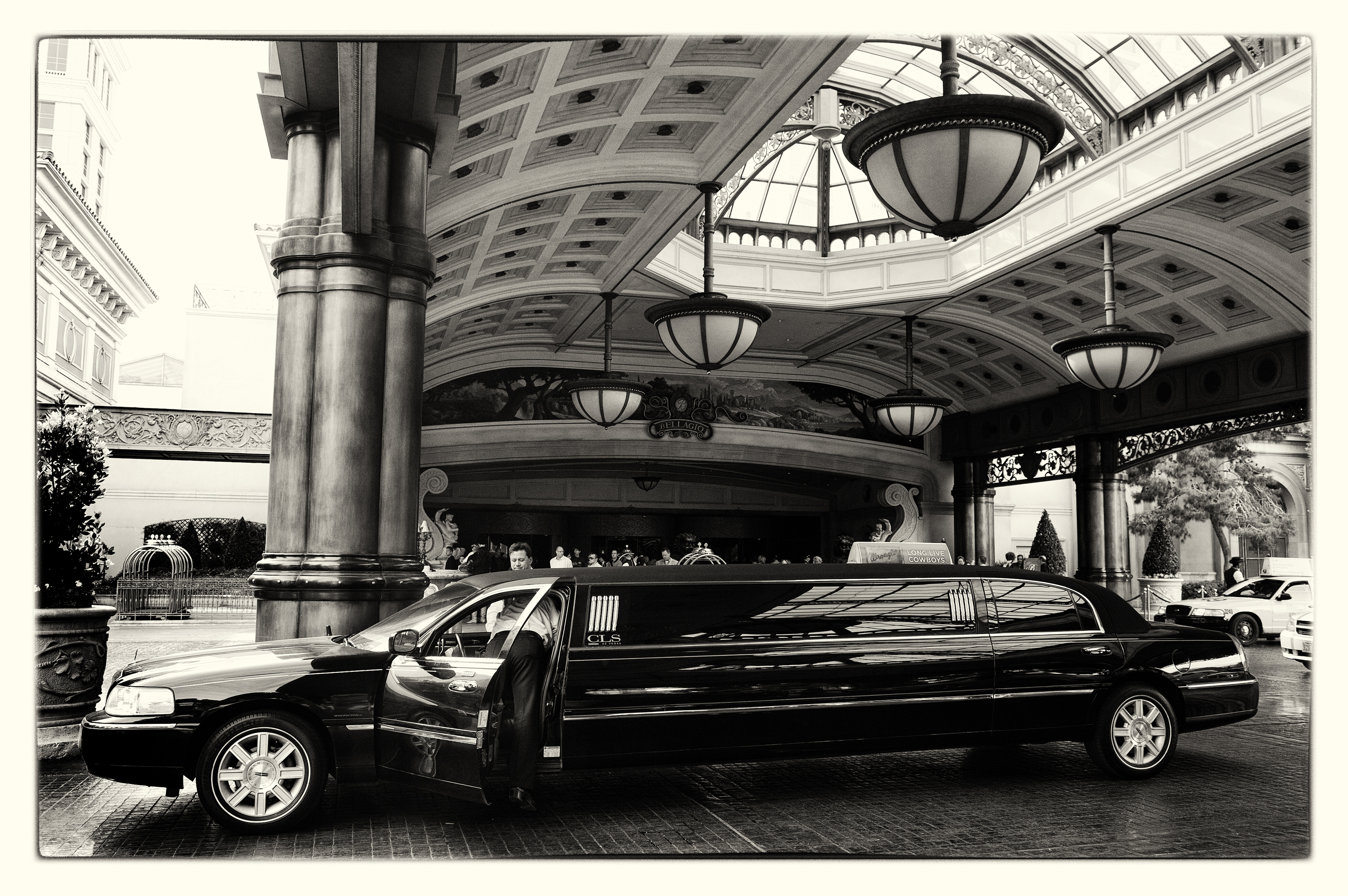 denver-airport-transportation-to-downtown-hotels-town-car-limousine